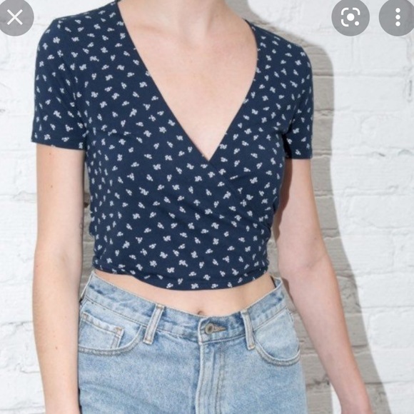 Brandy Melville Rae top - Picture 1 of 4